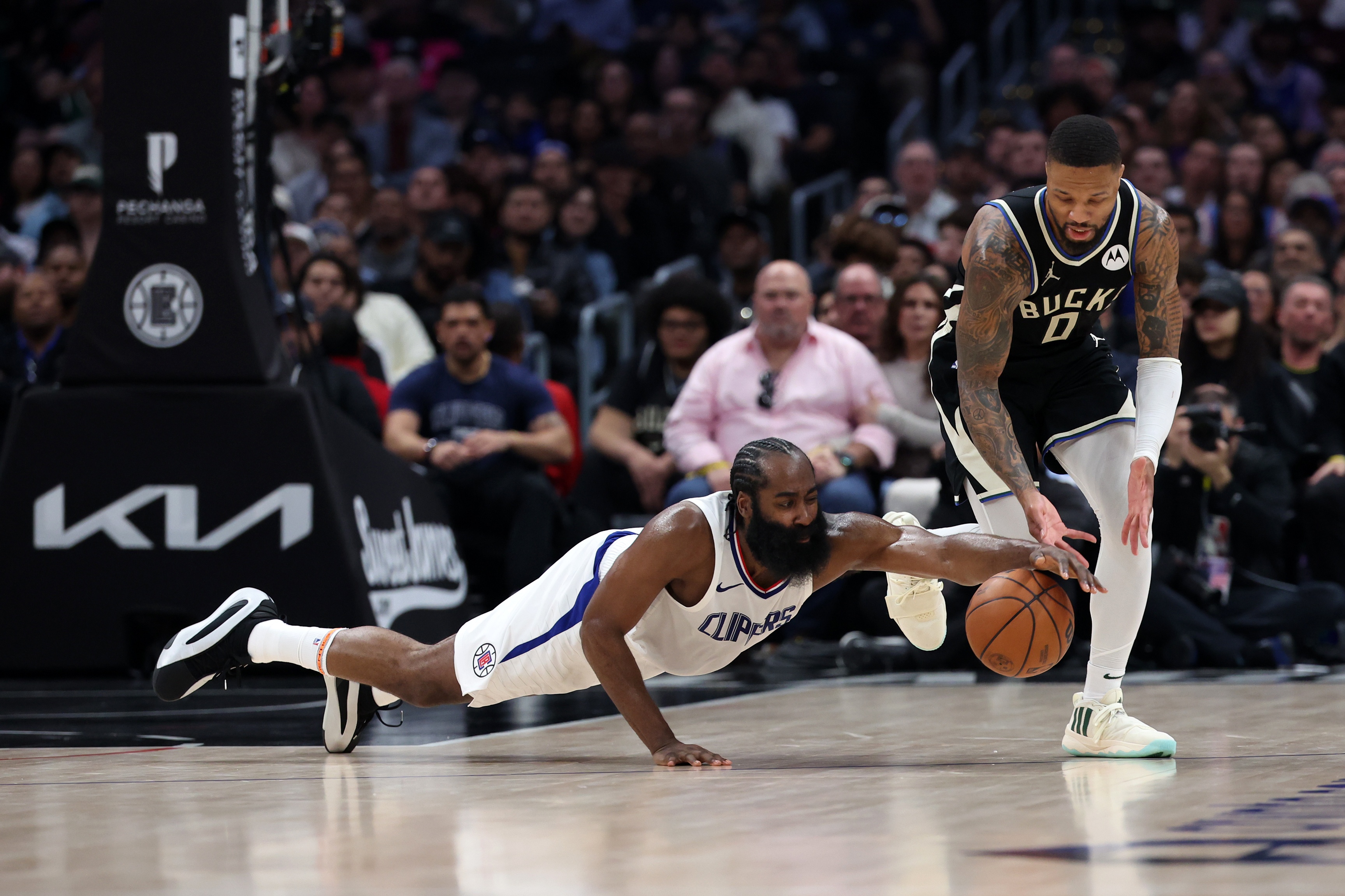 足球联赛-从哈登/利拉德到卢卡/吹杨 不能防守的持球大核越来越被嫌弃了？