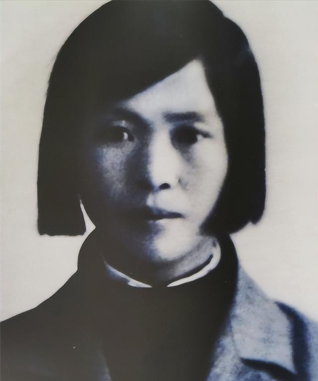 中国足彩网赛事中心-1984年贺子珍在上海病逝，市委不敢定丧葬规格，邓小平看后只说了一句话，结局出人意料