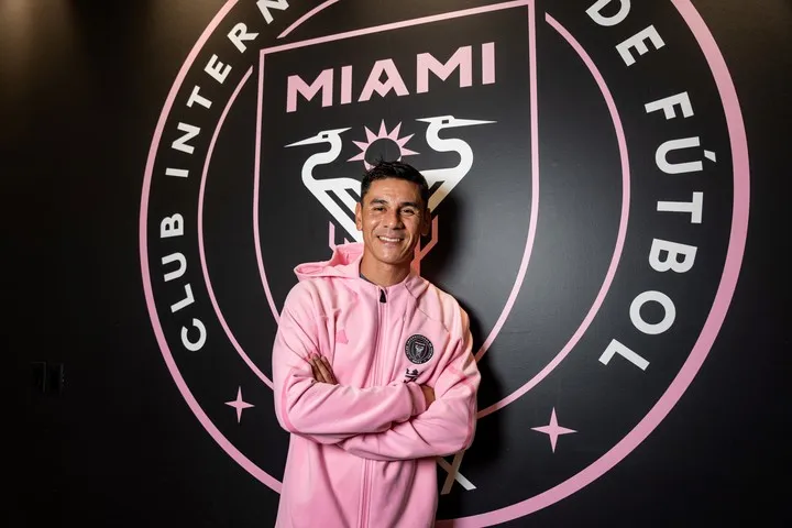 五大联赛-奥莱报：迈阿密将与39岁老门将乌斯塔里解约，未来几天官宣