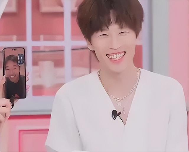 孙颖莎亮相宣传片秀英文，王楚钦特训视频曝光，林高远直播帅翻天|世界杯|澳门|国乒|男单|卡纳克·贾哈_新浪体育_新浪新闻