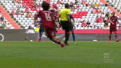 足球联赛-纳帅的惊与喜：齐尔克泽失空门，理查兹“反向阿芳”