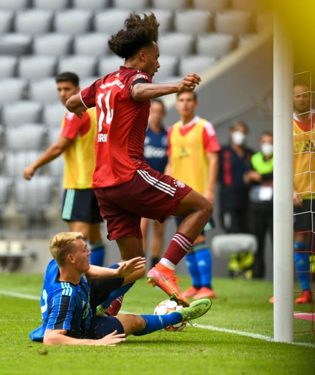 足球联赛-纳帅的惊与喜：齐尔克泽失空门，理查兹“反向阿芳”