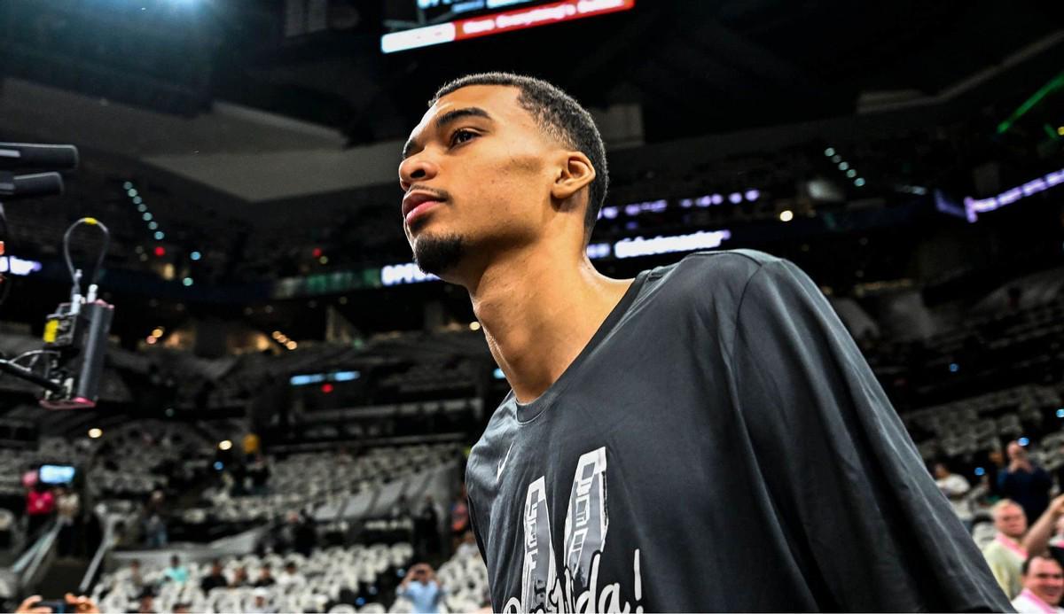 欧洲杯-短短3年，打破6项历史记录，如今再创历史，22岁已成地表最强球员