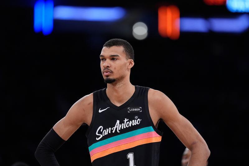 欧洲杯-短短3年，打破6项历史记录，如今再创历史，22岁已成地表最强球员